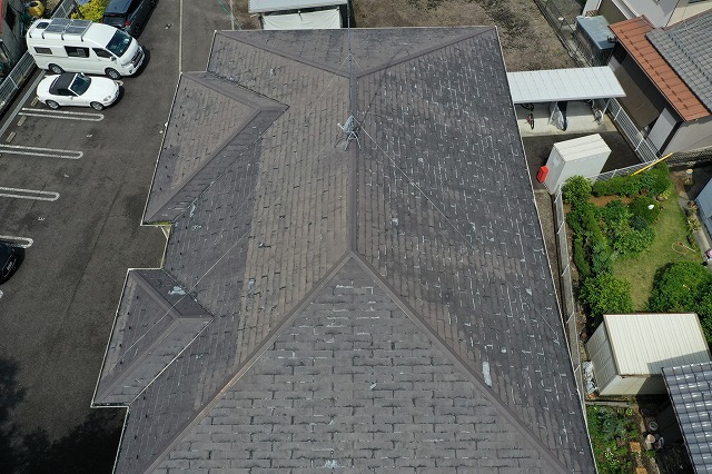 屋根の形状や面積を確認